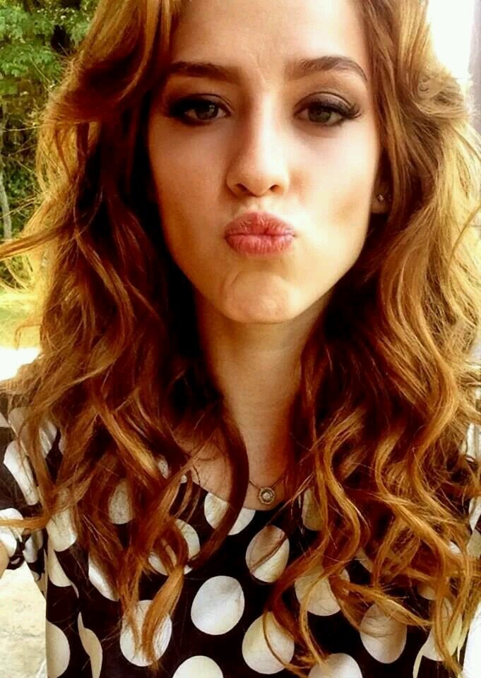 É no teu sorriso que eu encontro forças para nao desistir dos meus sonhos e no seu respirar que eu encontro motivo pra viver @sophiaabrahao te amo