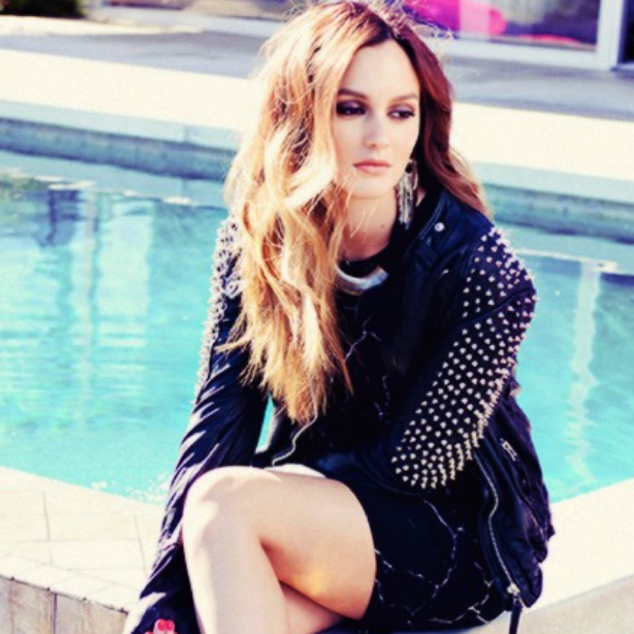 Lovatic987's profile picture. One shopoholic girl who loves fashion, clothes and makeup more than anything.