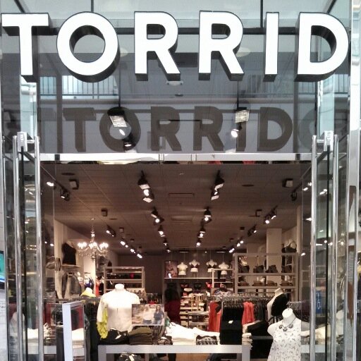 Trendy, Sexy, Confidence-building women's fashion for sizes 12-28.  No need to be boring anymore!