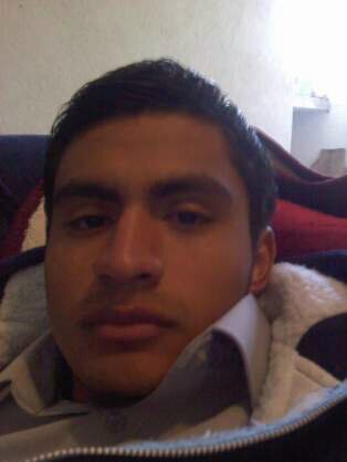 No vivo de la gente y me pela lo que digan de mi con que yo sea feliz es mas que suficiente.