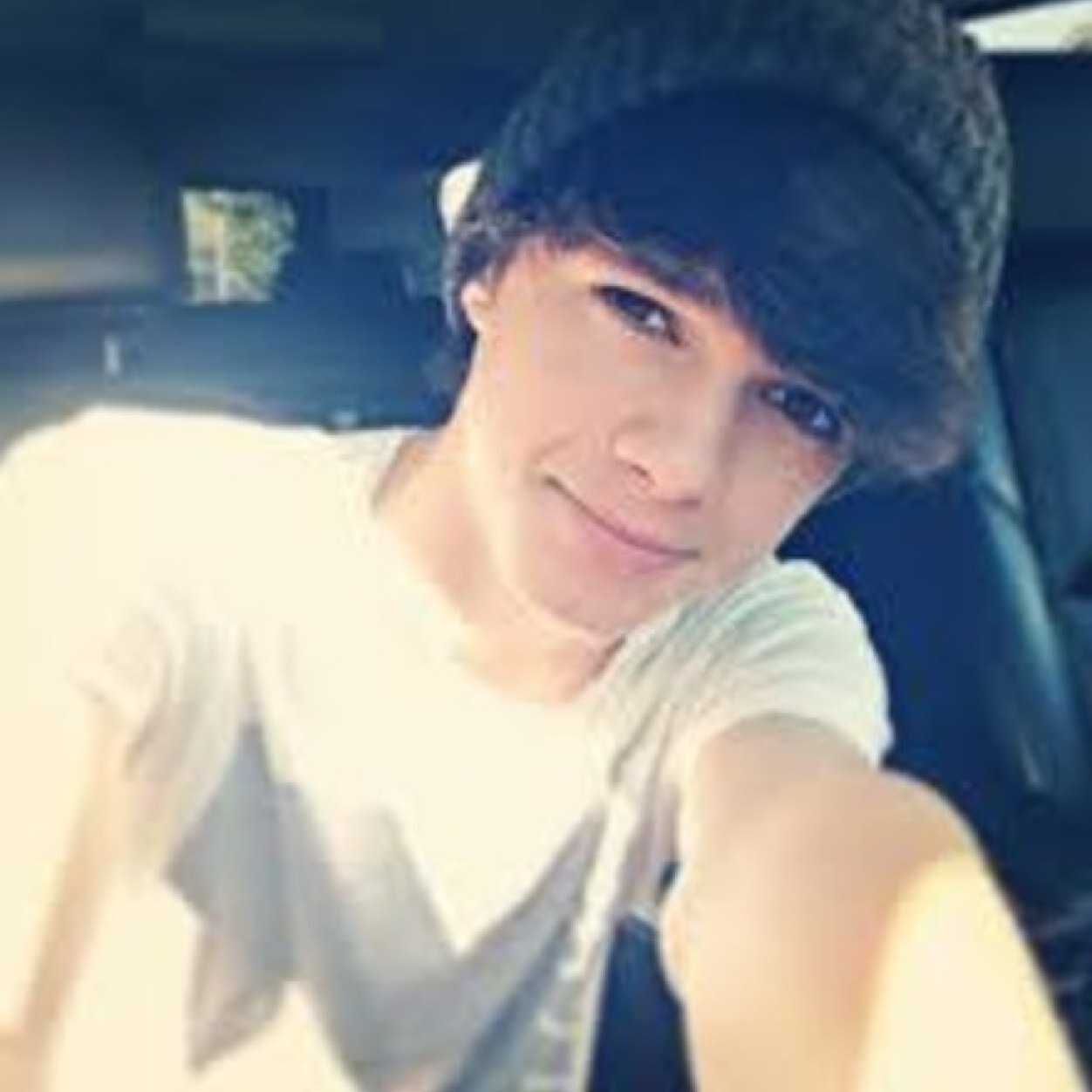 Born: Madrid | Lived: Portugal | Live: London | 16 | cute | Surf | love cute girl | follow me, don't be shy
