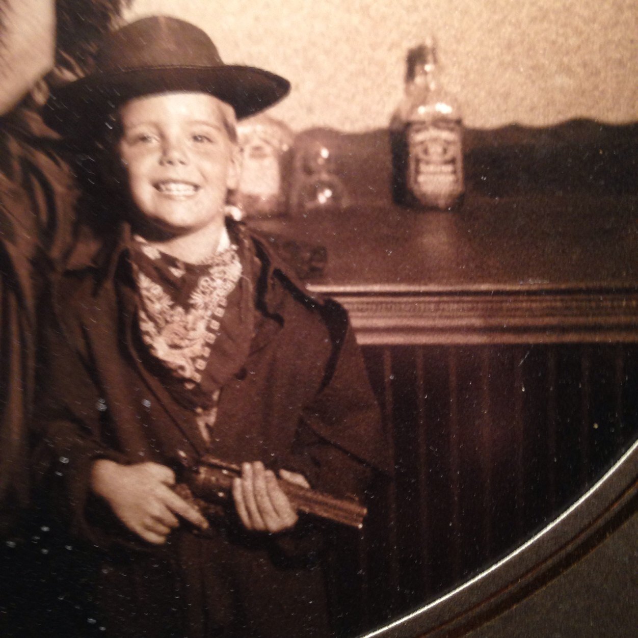 TheChrisLister's profile picture. 3%. Live through lenses.