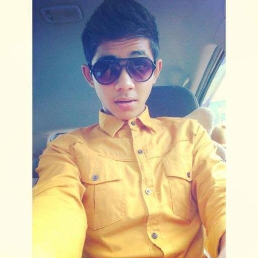 {Call me azizi}{16 years old}{Kolej Vokasional Muar}{you follow me , i will follow you back}