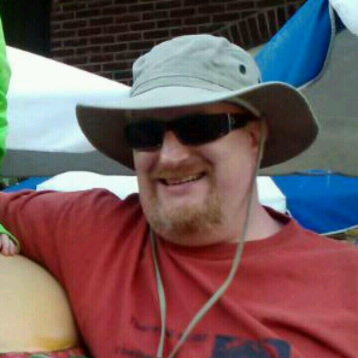 troneilusn's profile picture. 