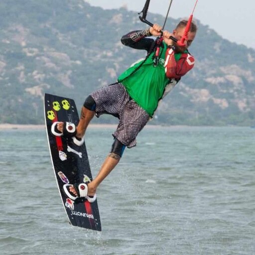 Kite, surf, snow, skate Instructor https://t.co/DmBLiOBdAS https://t.co/Ls2wjQqQJg