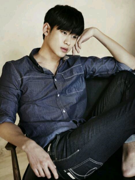 Mr_KimSooHyun's profile picture. [V] @UniversityRPs.1988line• singer,actor,model•bini @gianajun_ anak @lolen_baby_ ♥♥ • #Kaumelite