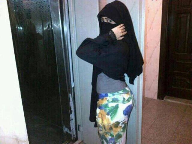 ‏الذل والخضوع والاستسلام امام الرجال
هي كرامتي