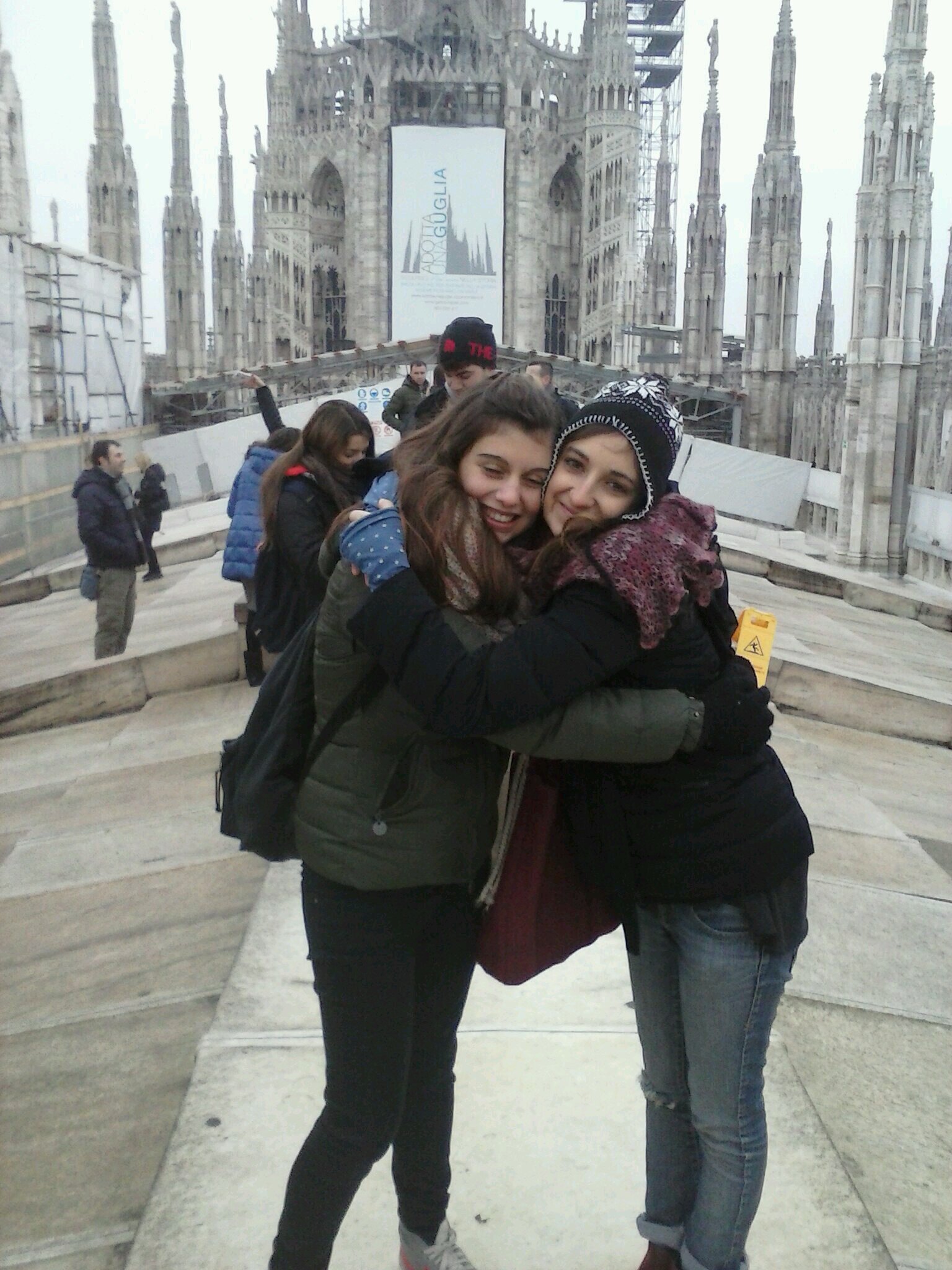 TerriTeresaa's profile picture. Ingegnere aereo spaziale, esperto di pizza, amante del calcio e padre... in realtà sono una donna