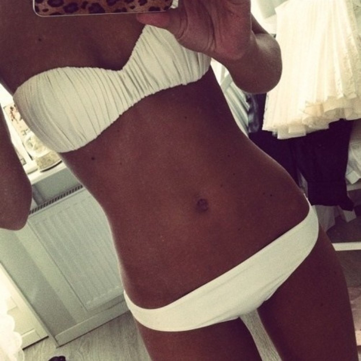 Poids actuel : 52kg. Objectif 1 : 50kg objectif 2: 48kg. But final : 46kg. Je fais 1m63