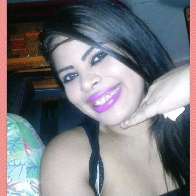 sou dançarina,sou alegre..tenho genio forte,sou muito boa mais as vezes posso ser pior do q vc imagina...
sou amigaaa...namorada ou seja depende de vc...
