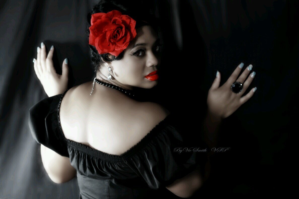 #TheFlower #singer #songwriter https://t.co/h8yHScEi4X