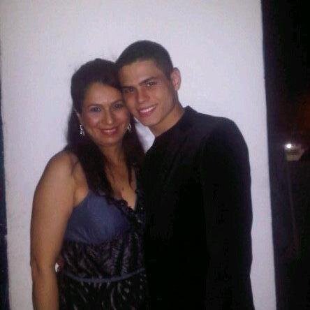 alvaroramos_17's profile picture. creyente de mi padre todo poderoso.! enamorado y soñador de la vida.!