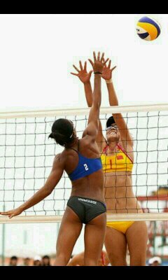 No puedes entender lo que se siente en una pista. Si fuera fácil no entrenaríamos tanto para llegar hasta aquí. Vivo por y para el voleibol. Superación.