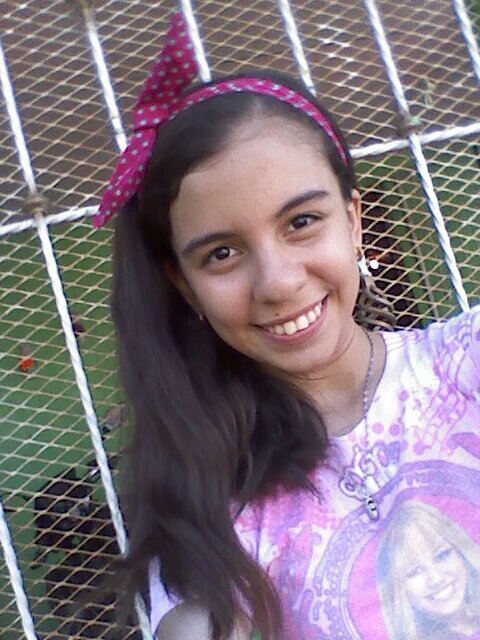 Holaa! Si no me quieres , pos ok no me interesa ! haha okno._. Hola! , soy amable y cariñosa y me gusta hacer amigos :)