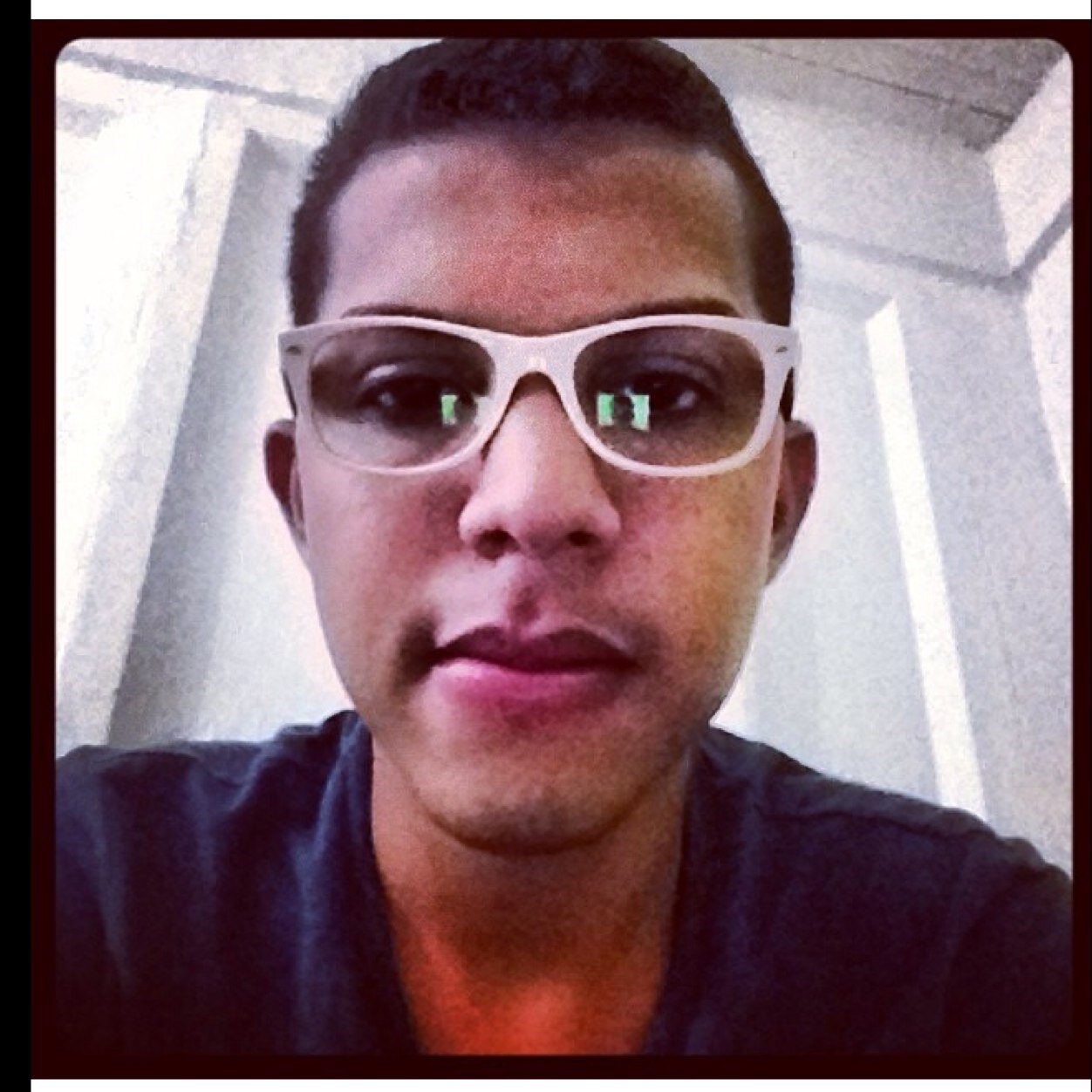 alfredorrrr's profile picture. Crecimiento Personal Y Profesional Incipiente. Cimentando Las Leyes Del Poder! Como Prenda De Oro En Boca De Cerdo Se Ve El Hombre Apartado De La Razon!