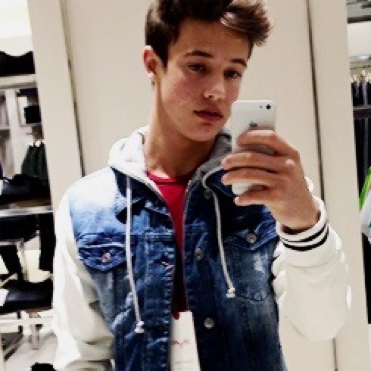 free follow so please follow my main account @snugglemecam