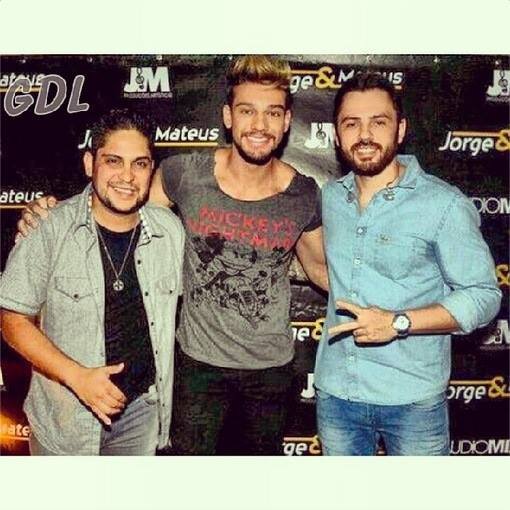Fã de alma, porquê um dia o coração para! ♥ dedicado a eles @jorgeemateus e @lucaslucco /