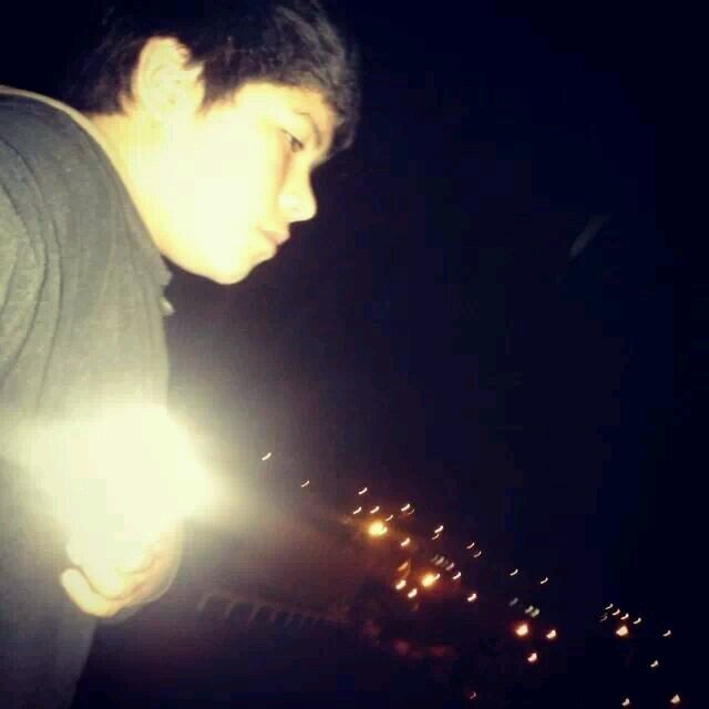 hola me llamo yohan:) Tengo 13 años. sigueme en instagram: yohan2112