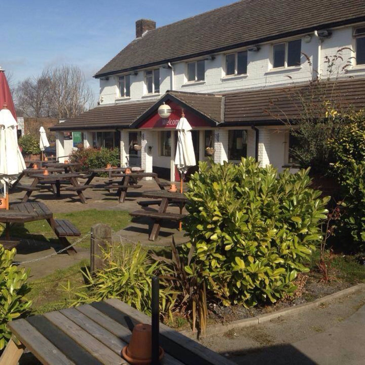 White Rose Pub Handsworth Sheffield. S9 4AA.
Book a table now! 01142448342
Mon,Thurs-Sat 12-12
Sun, Tues-Wed 12-11
FOOD SERVED UNTIL 9PM