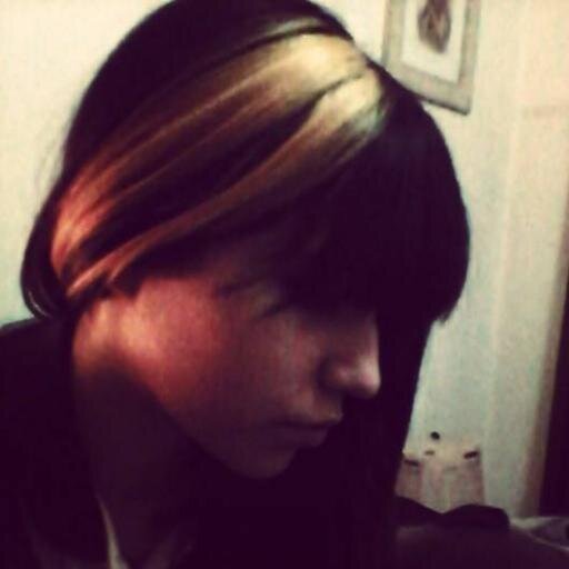 IMiss_MCR's profile picture. Nos buscamos en las cosas del pasado para entender lo que vivimos pero nadie entiende que  nos tenemos que buscar en nosotros para entender nuestros demnios