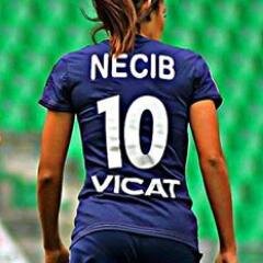 Chuii pas beau je sais , je suis pas riche j'admé sa , j'ai peut étre tout les défaut Pas grave Mais je VIIE A MA FACON Je vie et Je Suis Heureux Hamdoulilahh♥