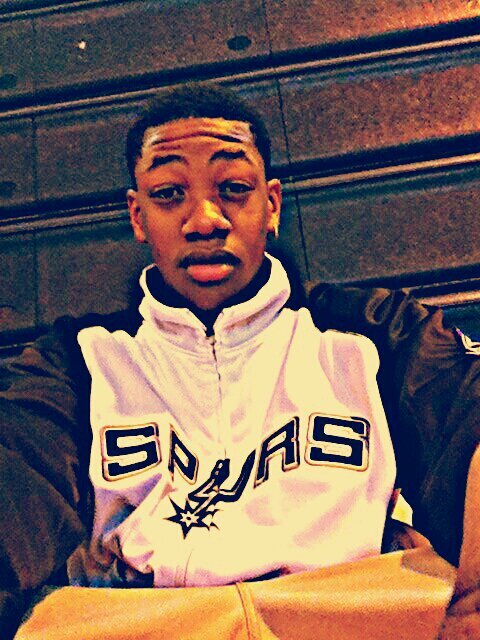 young hooper #3 love cracking jokes,class clown,single and always bout my money:)  follow meee:) il follow back