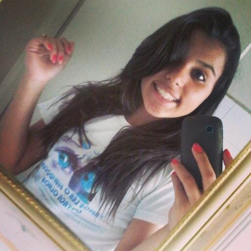 Sentimos saudade de certos momentos da nossa vida e de certos momentos de pessoas que passaram por ela.