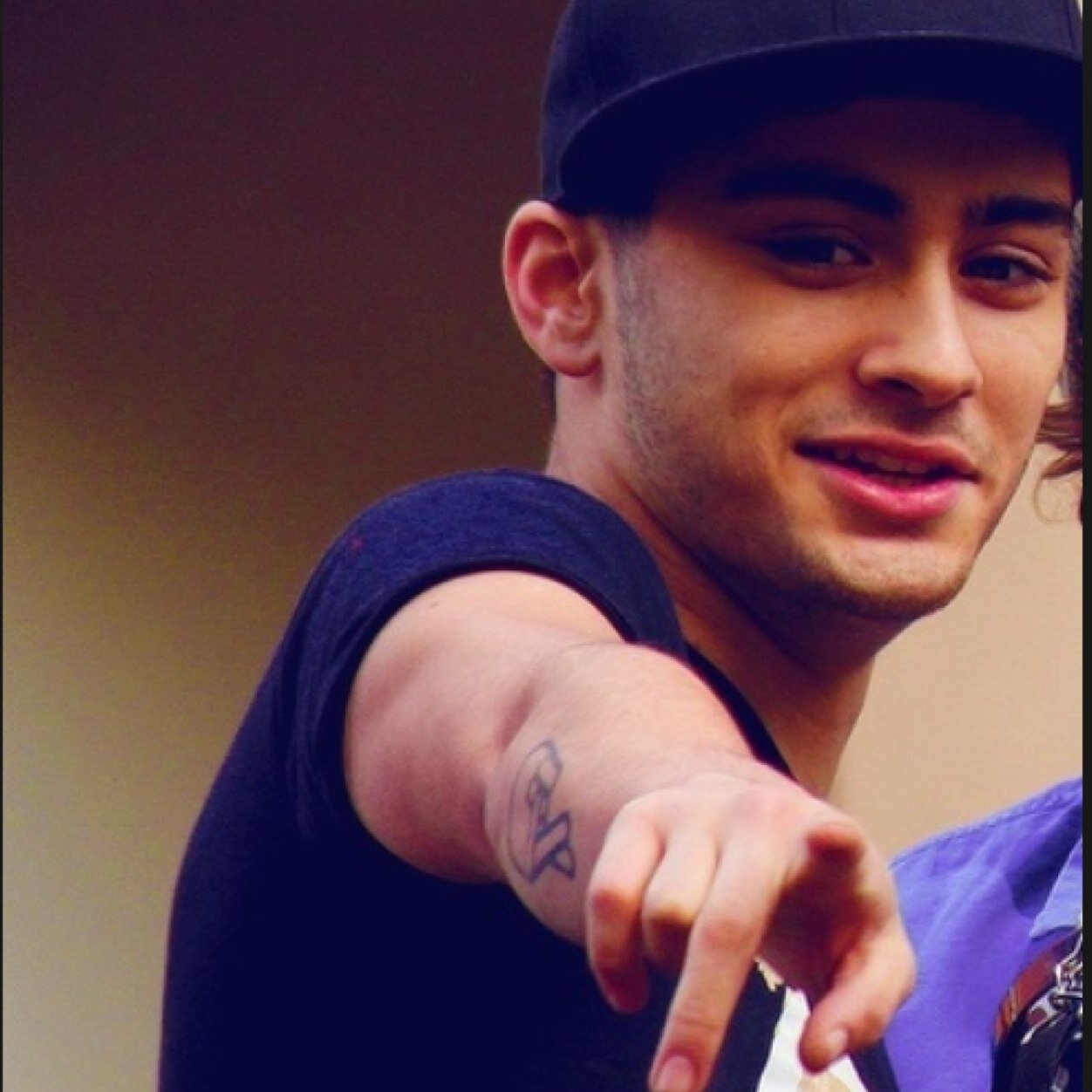 zaynloveswho's profile picture. zayn will follow you one day just be patient and remember he loves you with all of his heart and youre the reason to his cringly eye smile