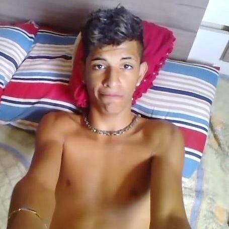 As pessoas que você mais ama, são as mais difíceis de manter por perto.