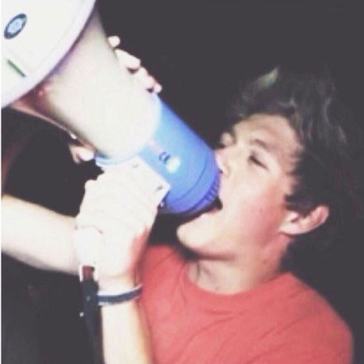 here's to all the amazing niall girls in this fandom you all deserve a niall follow bc you're simply cute never forget that i love you and niall does too :D