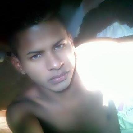 hola chicos soy un chico agradable me gustaría conocer mas personas che veres del mundo !! sigueme y te sigo
