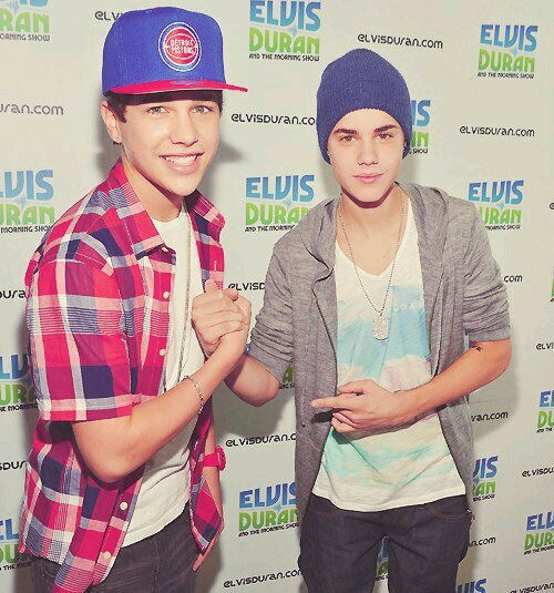Justin Bieber and Austin Mahone.   Mahomie and Belieber