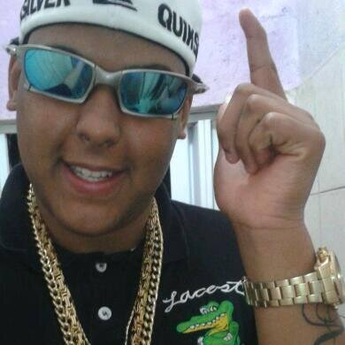 ♫ ♫ Então Vamos Viver Um Dia A Gente Se Encontra.   ♫ ♫