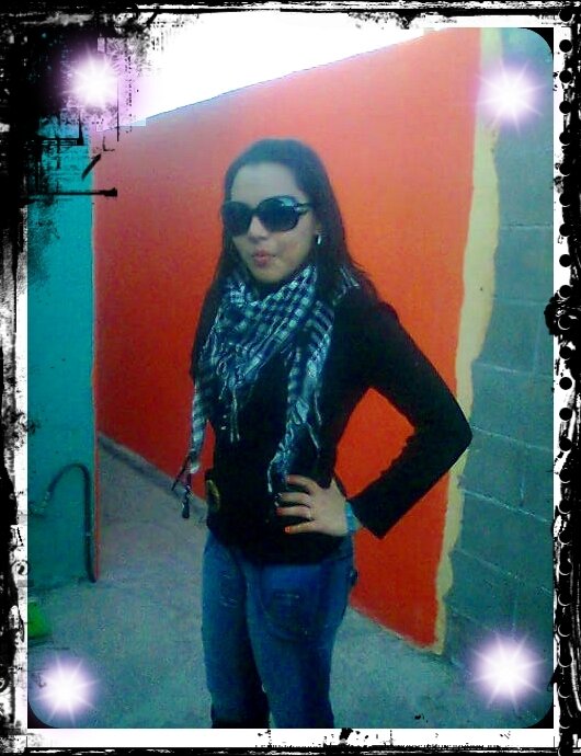 Me gusta y amo a @nerirc18 me encanta todo lo que hace y lo justifico aunque este mal TODO LO QUE EL HAGA ESTA BIEN