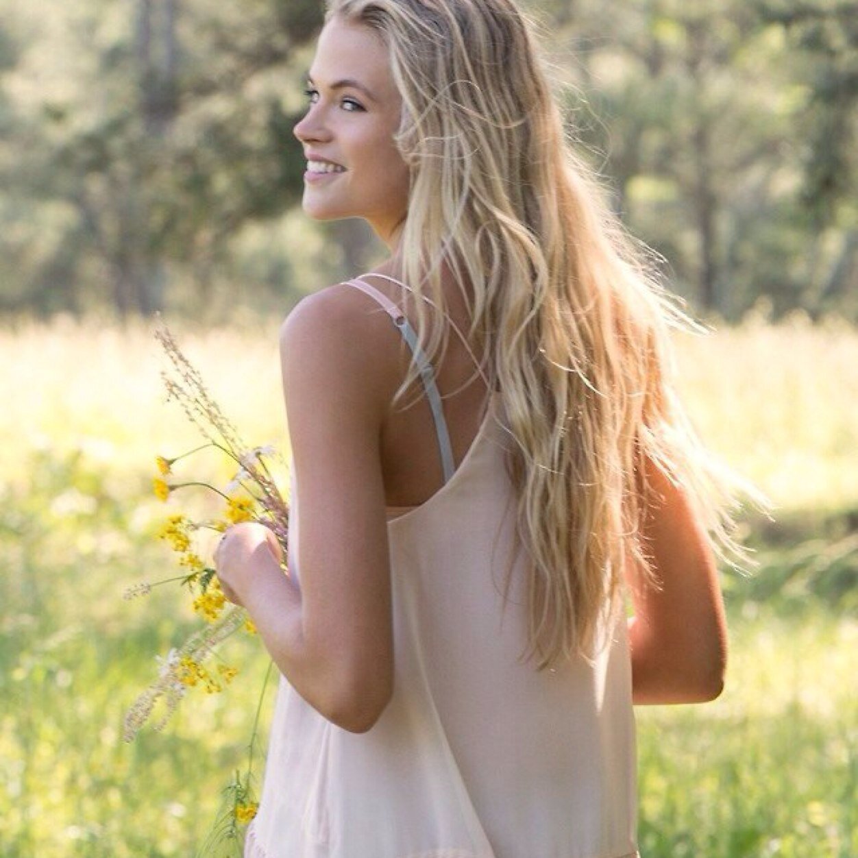 AutumnEssance's profile picture. ~Im an Animal Fairy~ Time to decide who I want to be. ||PixieHollow|Single|TD|| Tarnish: Anxiety Attacks