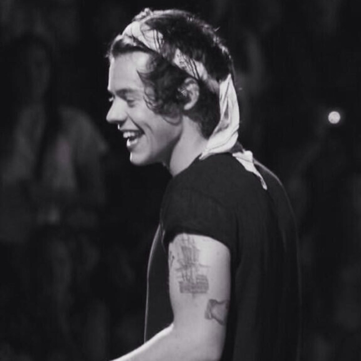 ITS @narrycereal PLEASE FOLLOW BACK