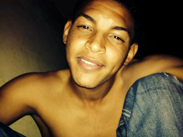 14/10/2013 
 Eto es RD y lo coro lLo.  ((-* & D)) _