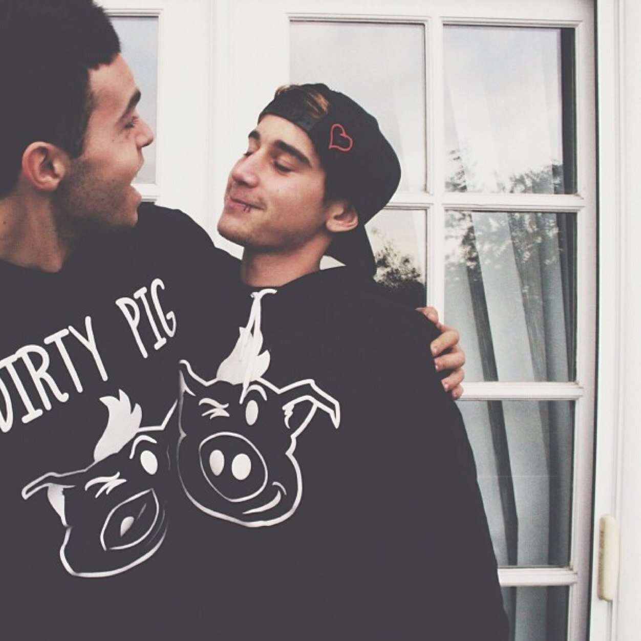 FREE FOLLOW! Now follow my Main account: @cuddleniam_