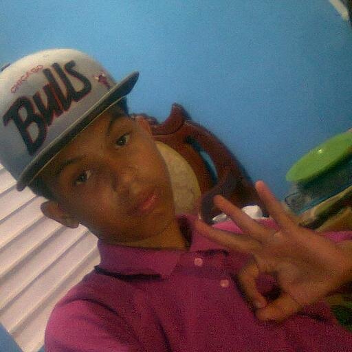 la_sosobraa's profile picture. ★¨MY BFF: nadieeeh ★   by:@dyanelis_27 == (                            ) no era amor, tal vez, era esa pequeña necesidad de sentir algo diferente.x un momento ♥