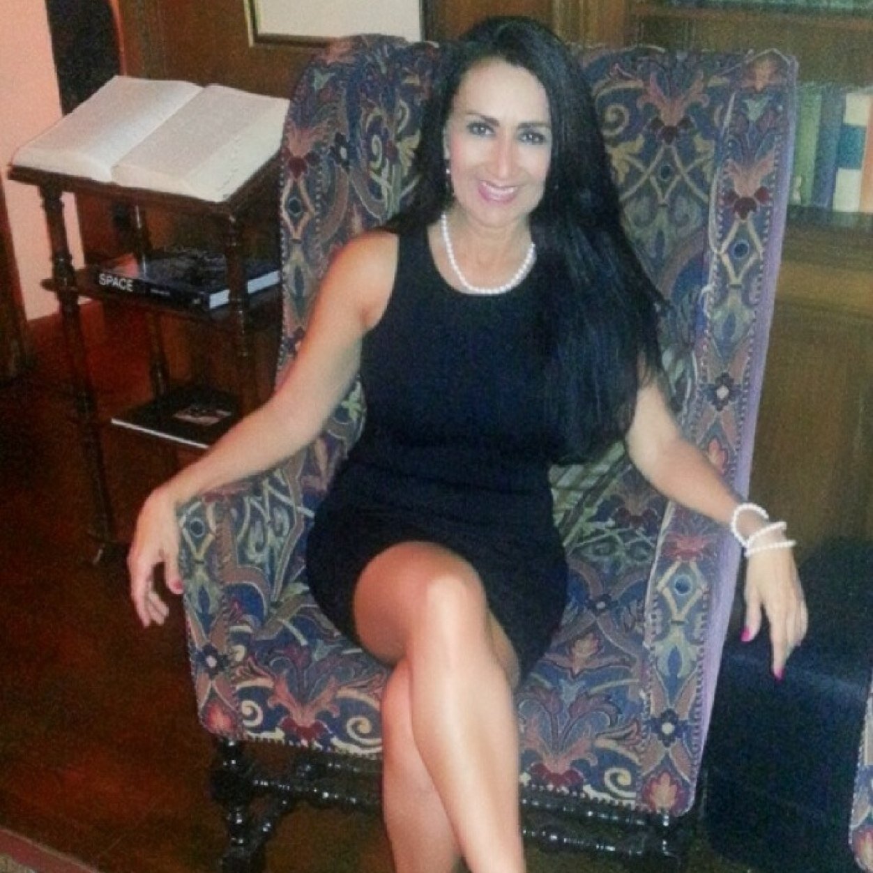 GeniZesati's profile picture. @Intel #Supply Chain; People Talent PM who loves #wine, working out, dancing, #Kardashian dresses, and SHOES! Proud #Latina w/ 2 amazing kids & lots of friends!