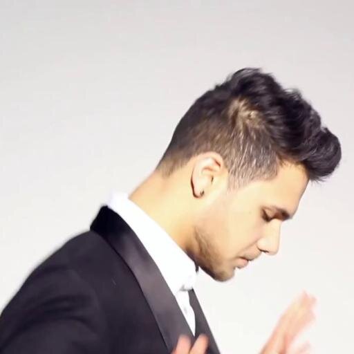 Twitter Just For Mickey Singh (L)