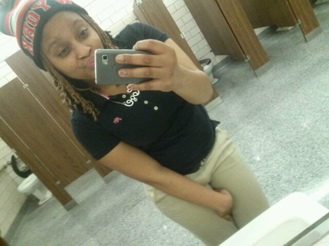 TeamLiqhtskinned . In school & Not pregnant . Achievements Most bitches dont Have But Follow Me & ill Follow back !(: