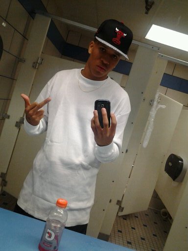 .!!! was up wit des niggas thinkin they hard ..#smh.com