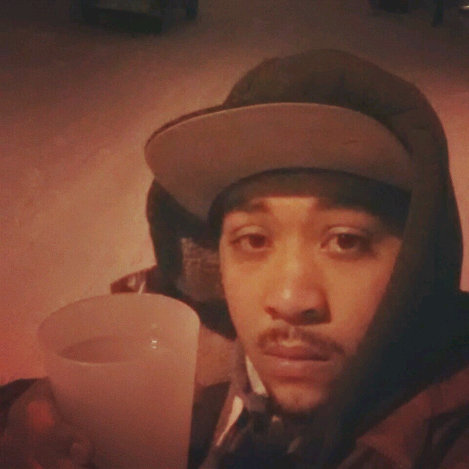 JWillzTNS's profile picture. The official J-willz just a young nigga trying to make it and smoke alot of herb on the way Get yo own shit!