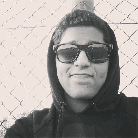 Hi I'm Naif,
 I saw the first light in 1995.
 I'm not looking for millions of things, just that one perfect thing.