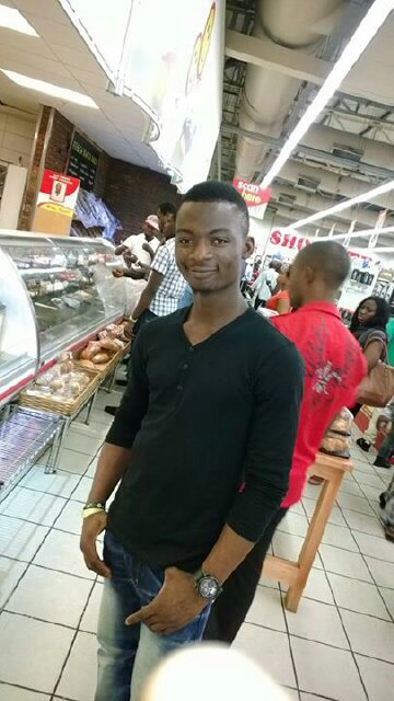 Fweshboi60's profile picture. Very simple