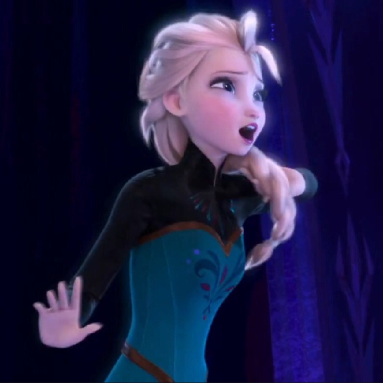 Im QueenElsa! ❄️The cold never bothered me anyway.❄️ my snowman:@0laf101❄️let it go! ❄️ yes im alone but im alone ans free! ❄️sister:@PrincessAnna404
