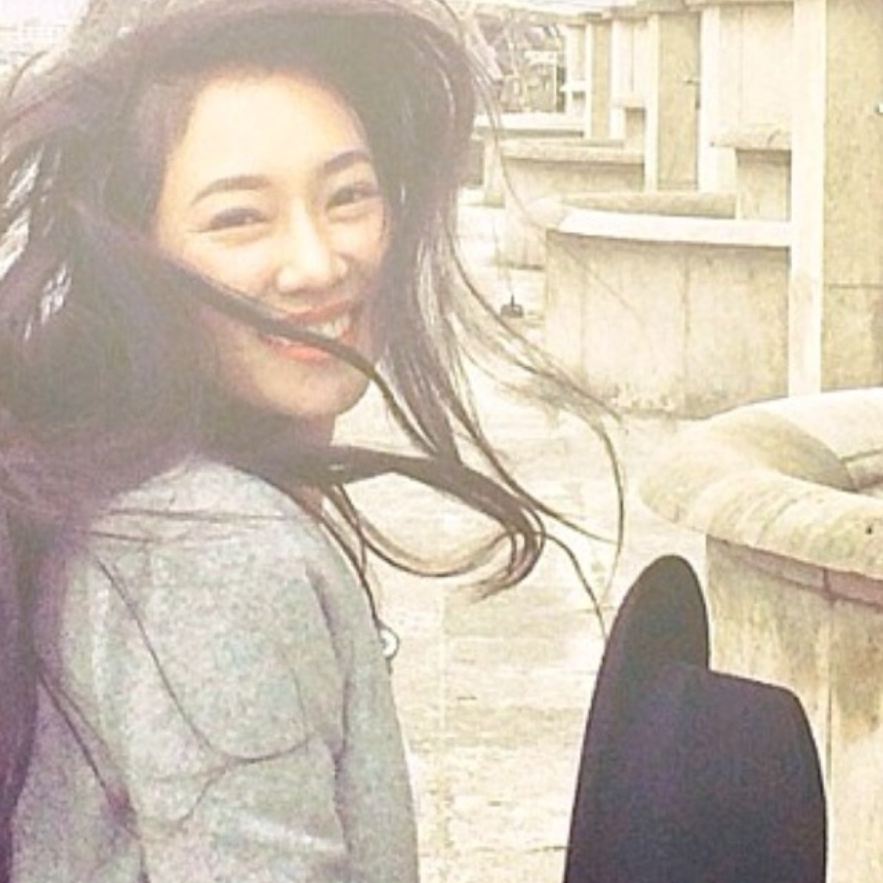 YIYINGGEM's profile picture. Go ahead