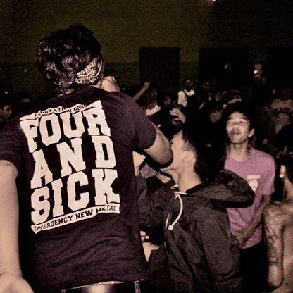 EMERGENCY METAL underground, musik buat pekerja keras, singing drunk together
