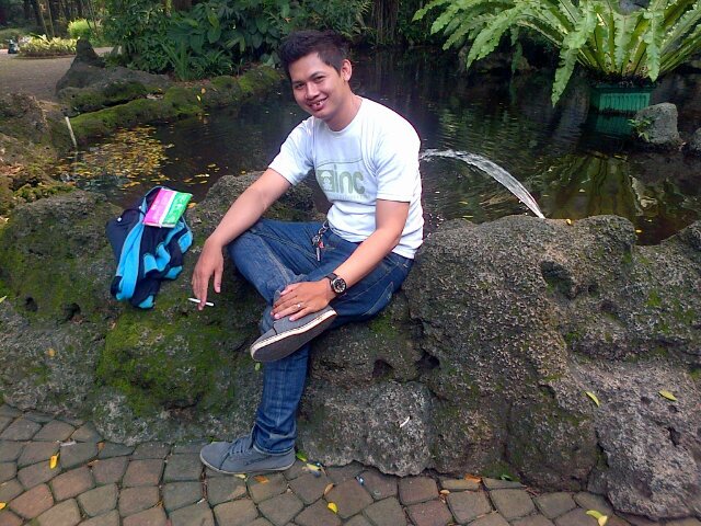 Jadikan lah hri nih lebih baik daripada  kemarin. ;)__(y)  ,∏      okeeee.....    _∫'\_ .,